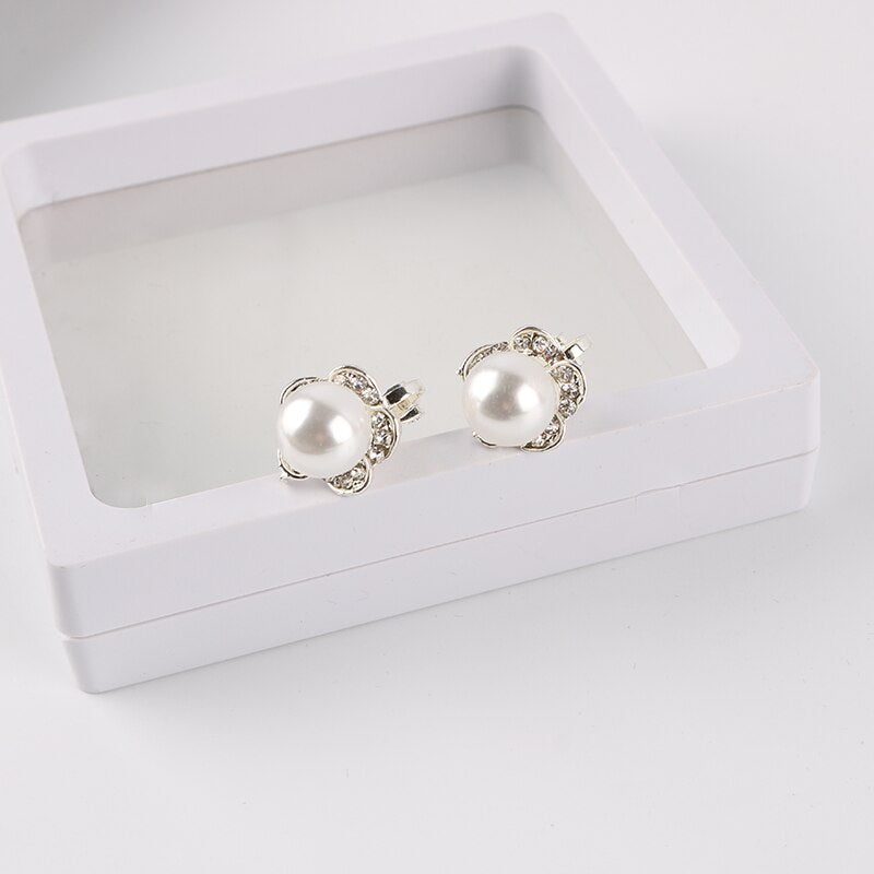 CUTE FLOWER SHAPE IMITATION PEARL EAR CLIPS
