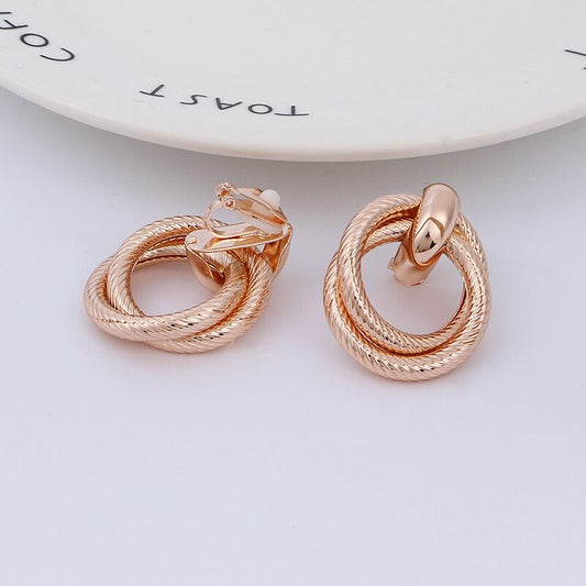 VINTAGE CLIP ON EARRINGS