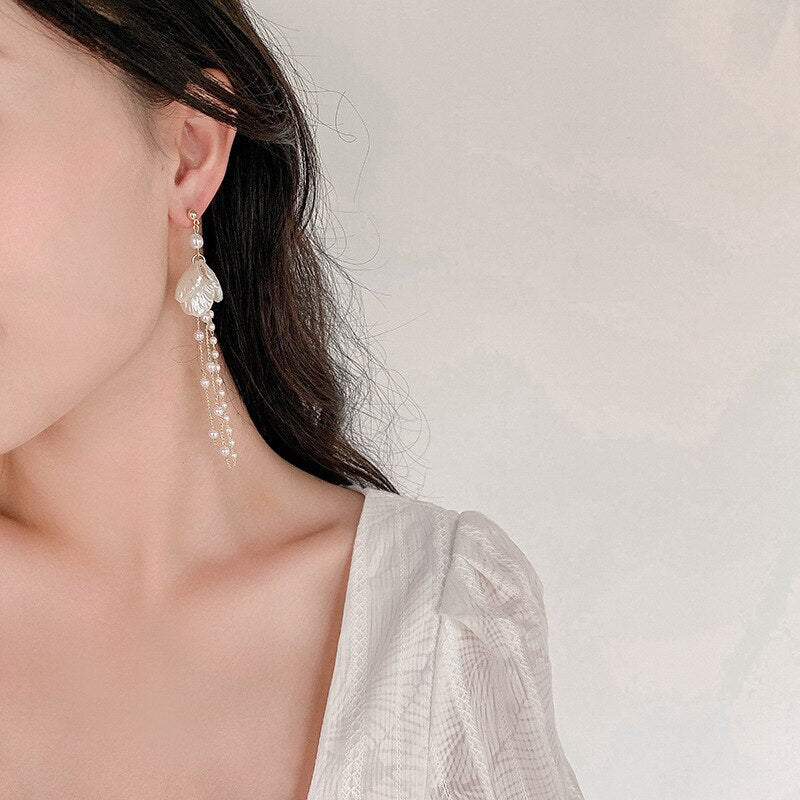 CHARMING PEARL FLOWER TASSEL CLIP ON EARRINGS