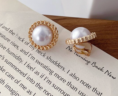 ELEGANT ROUND PEARL CLIP ON EARRINGS